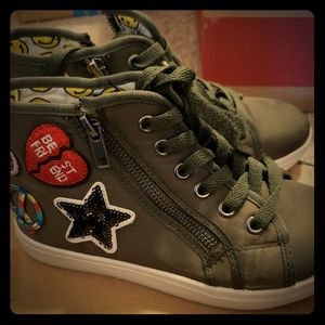 **SOLD**3/$25 Girls patchwork hightops